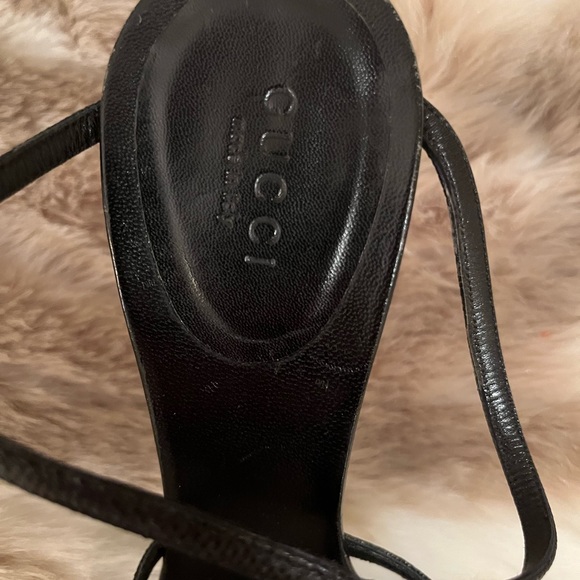 Stunning and ultra sexy Gucci black stiletto snakeskin sandals. - Picture 4 of 5